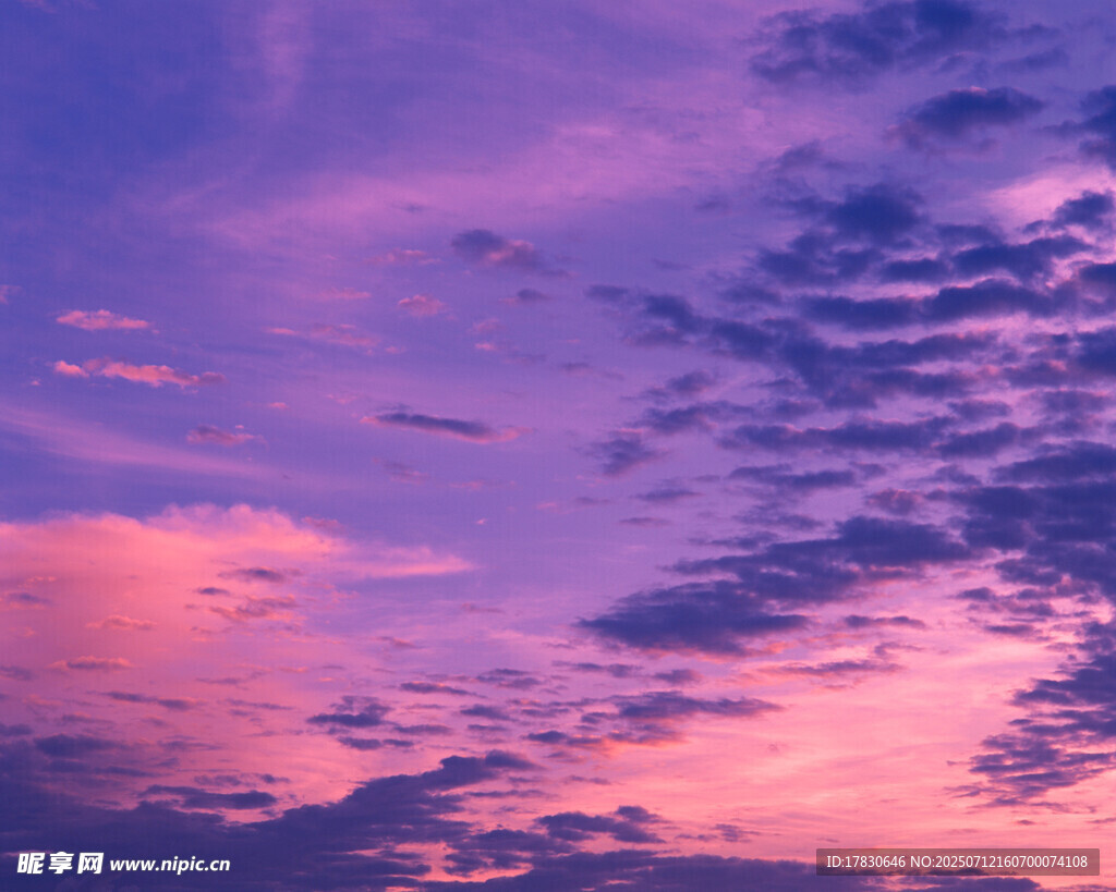 梦幻粉紫色天空美景