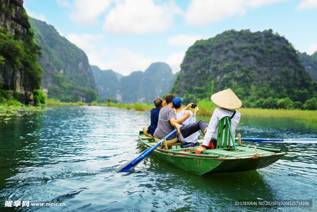 越南河上的传统划船之旅