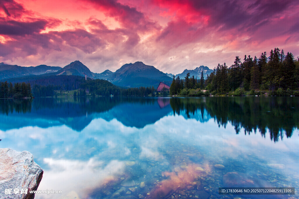 梦幻湖山晚霞美景