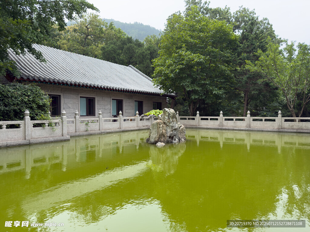 中式庭院池塘景观