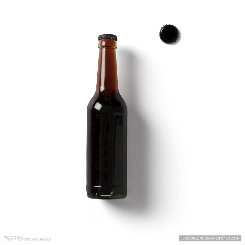 棕色啤酒瓶与黑色瓶盖