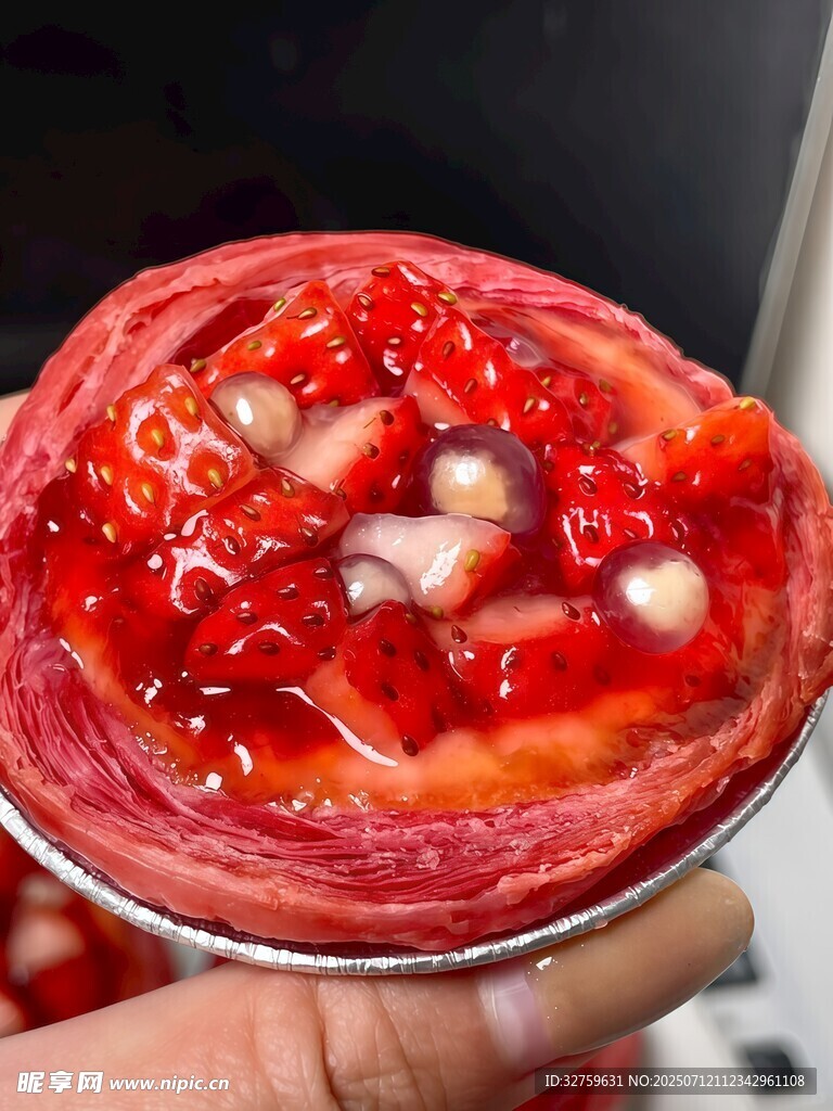 草莓甜点诱人呈现