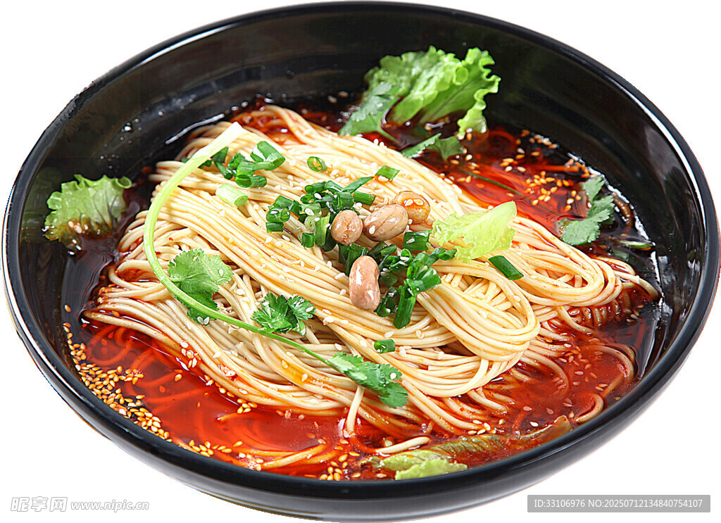 红油飘香的美味凉拌面