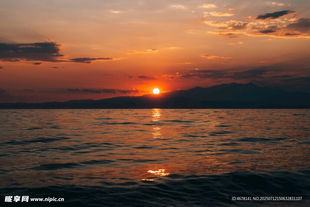 海上日落美景
