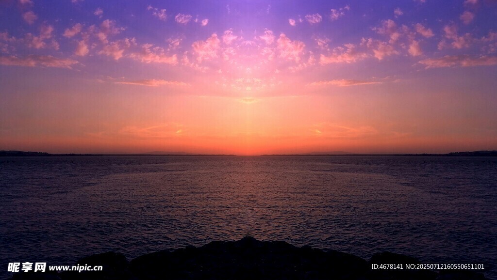 海边绝美日落天空景象