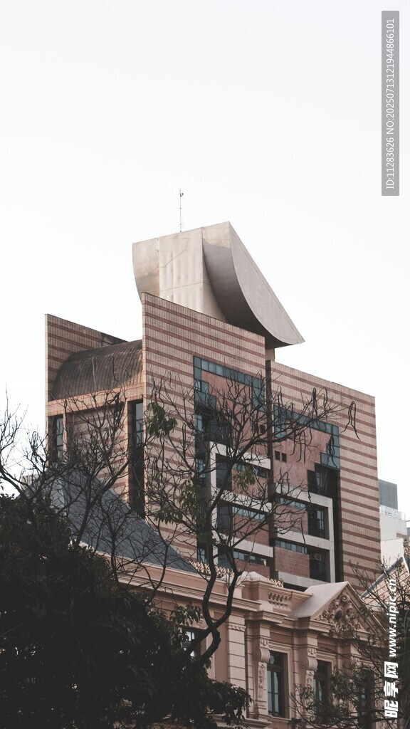 现代风格独特建筑外观
