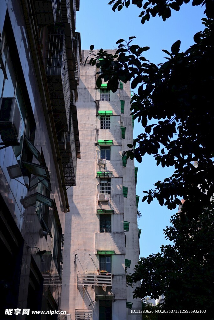 老旧居民楼外观景象