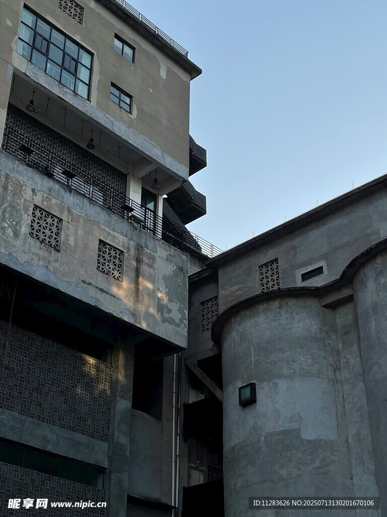 老旧建筑外观