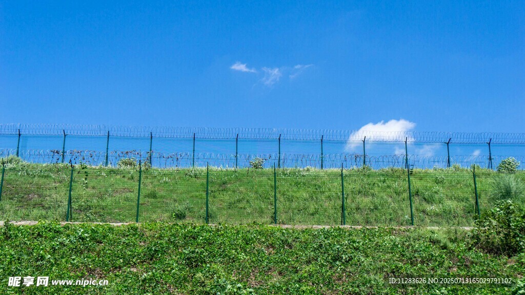 草原铁丝围栏