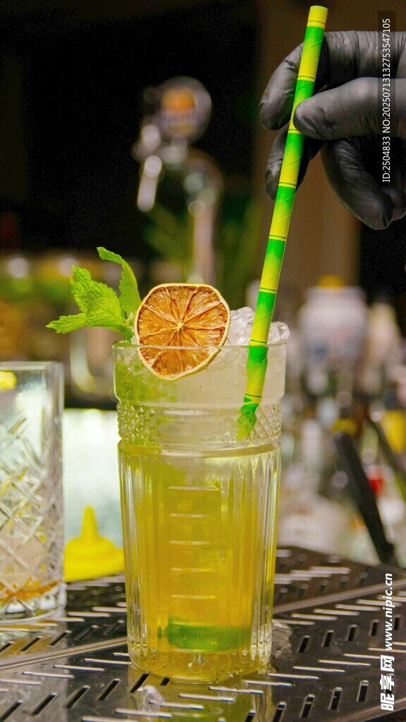 清新柠檬鸡尾酒 色彩诱人