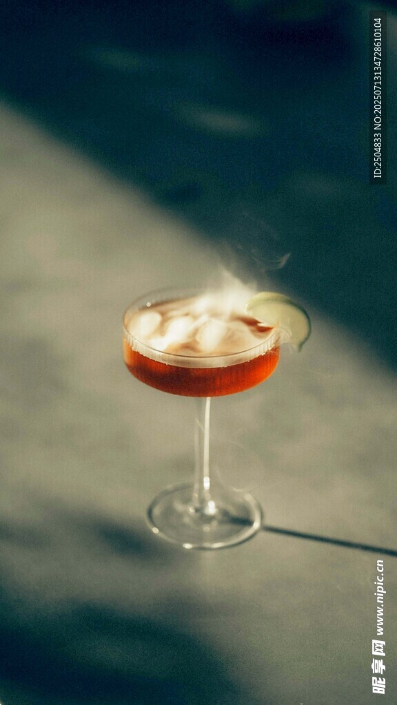 精致鸡尾酒 点缀奶油