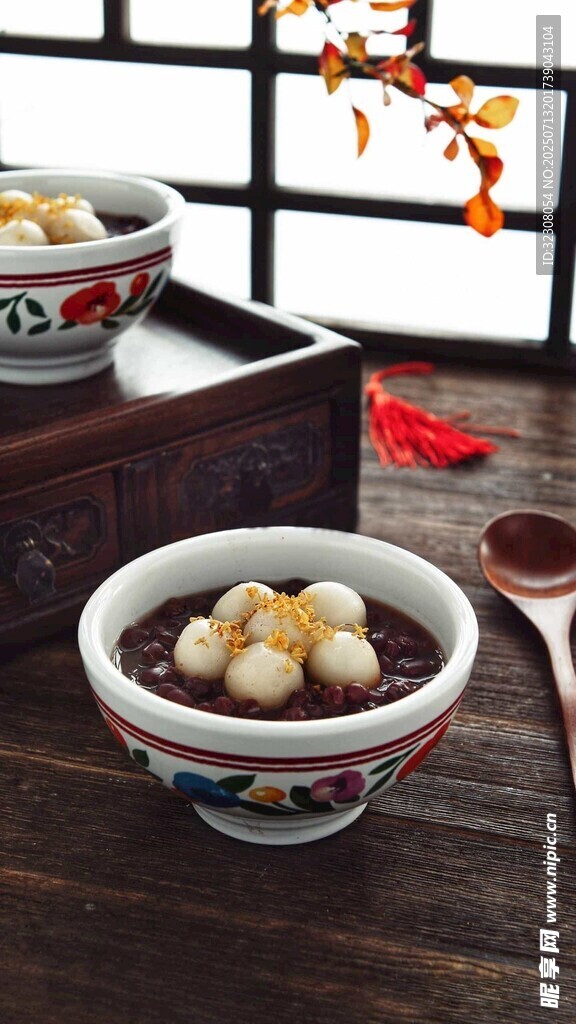 传统中式碗装美味小汤圆