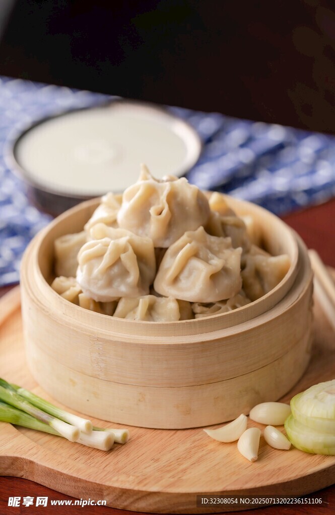 蒸笼里的美味饺子