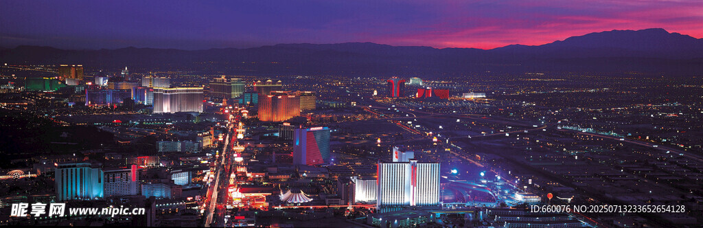 城市璀璨夜景俯瞰图