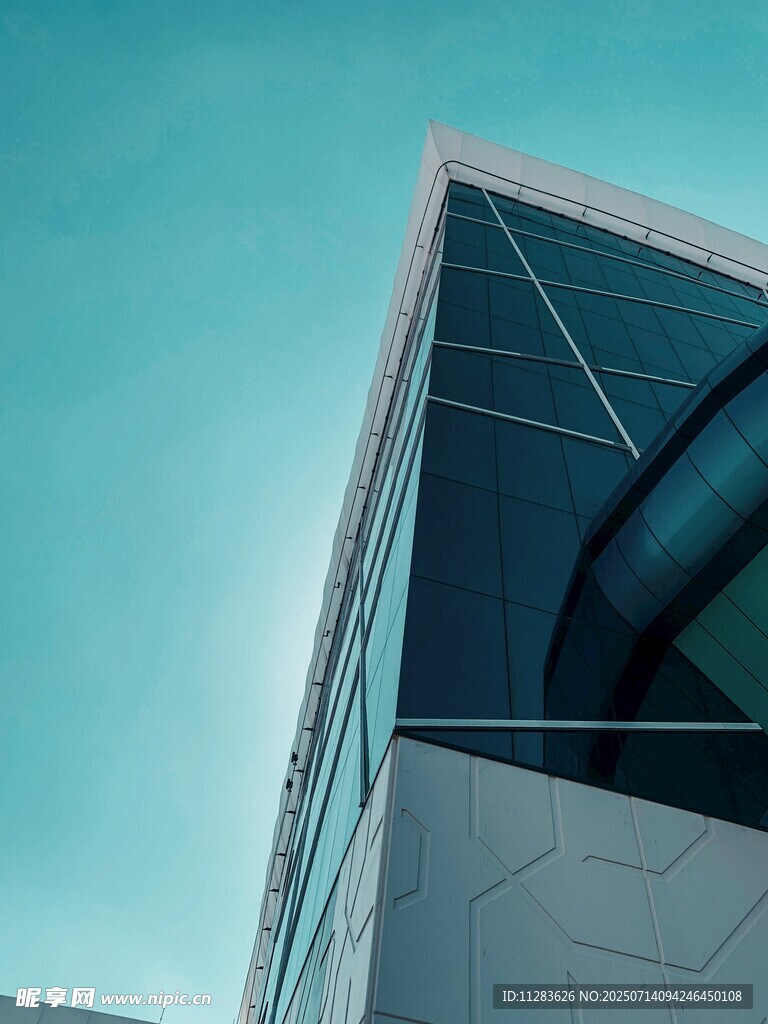 现代高楼建筑外观特写