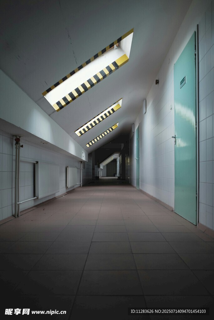 空旷走廊