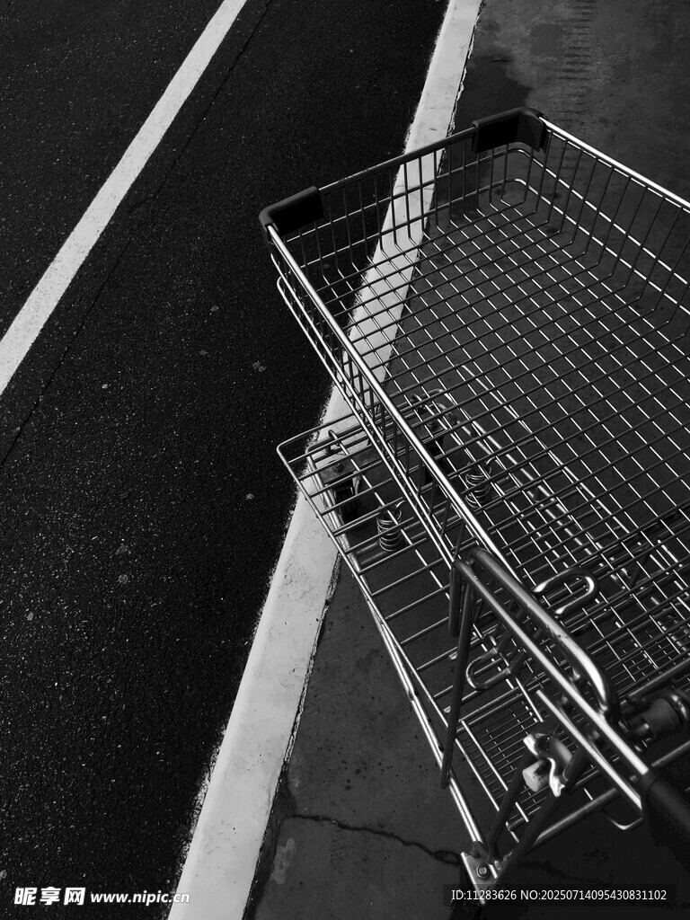路边的购物车