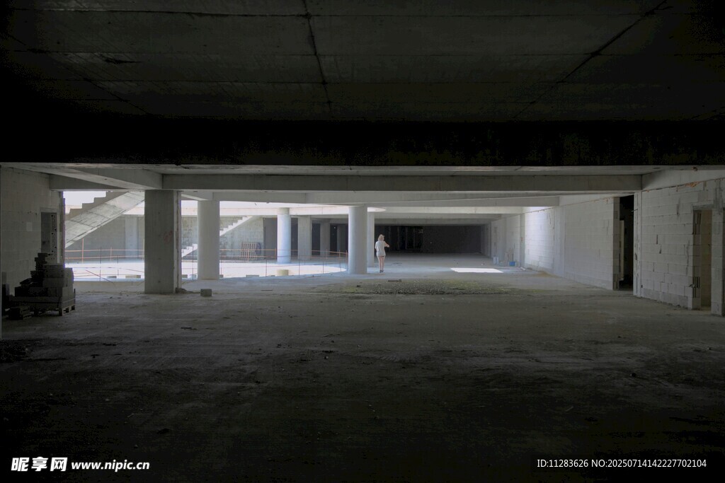 空旷毛坯室内空间场景