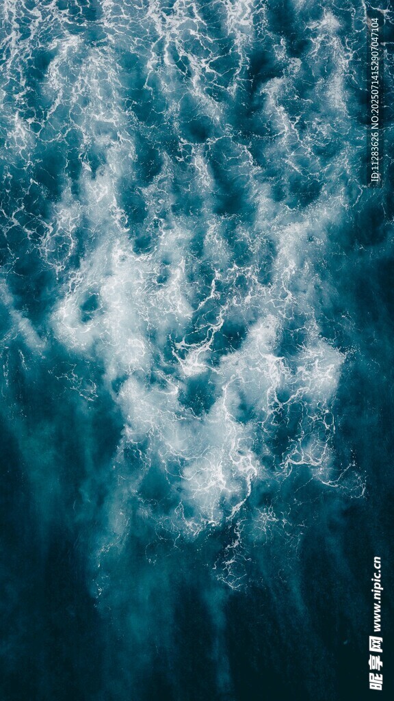 深海梦幻般的蓝色波纹