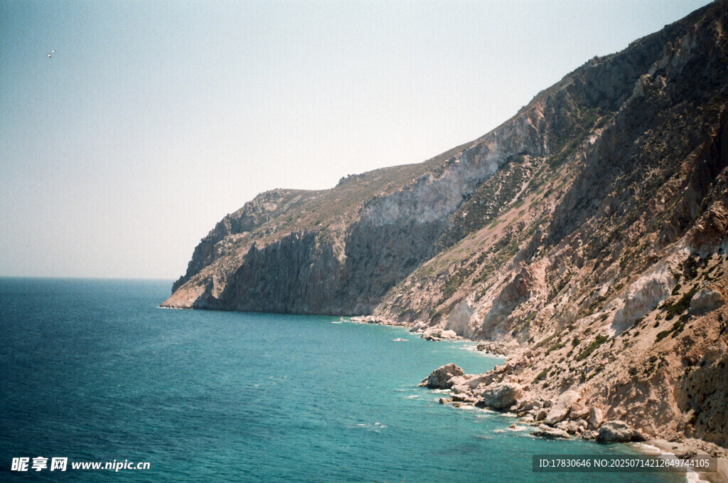 海边壮丽悬崖景观