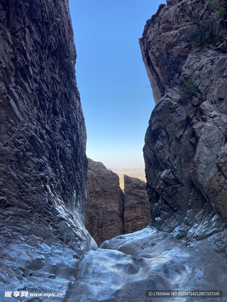 峡谷冰雪景观