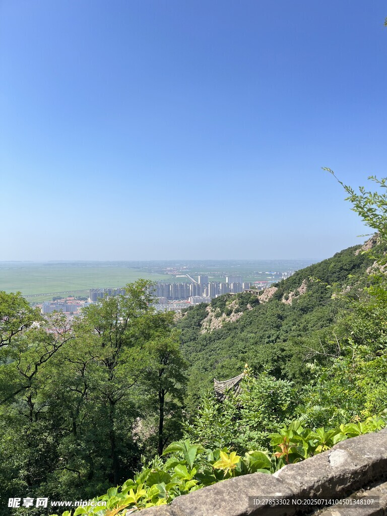 山间美景远眺