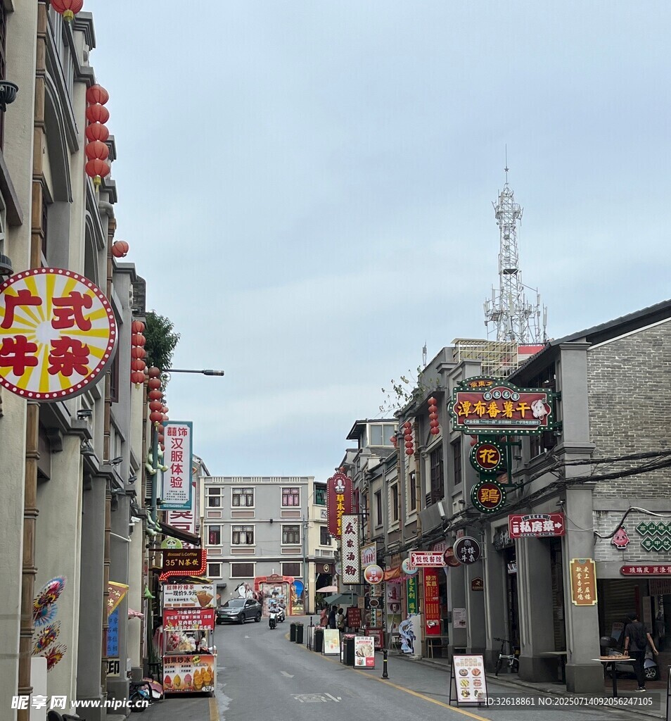 古色古香的传统街道景象