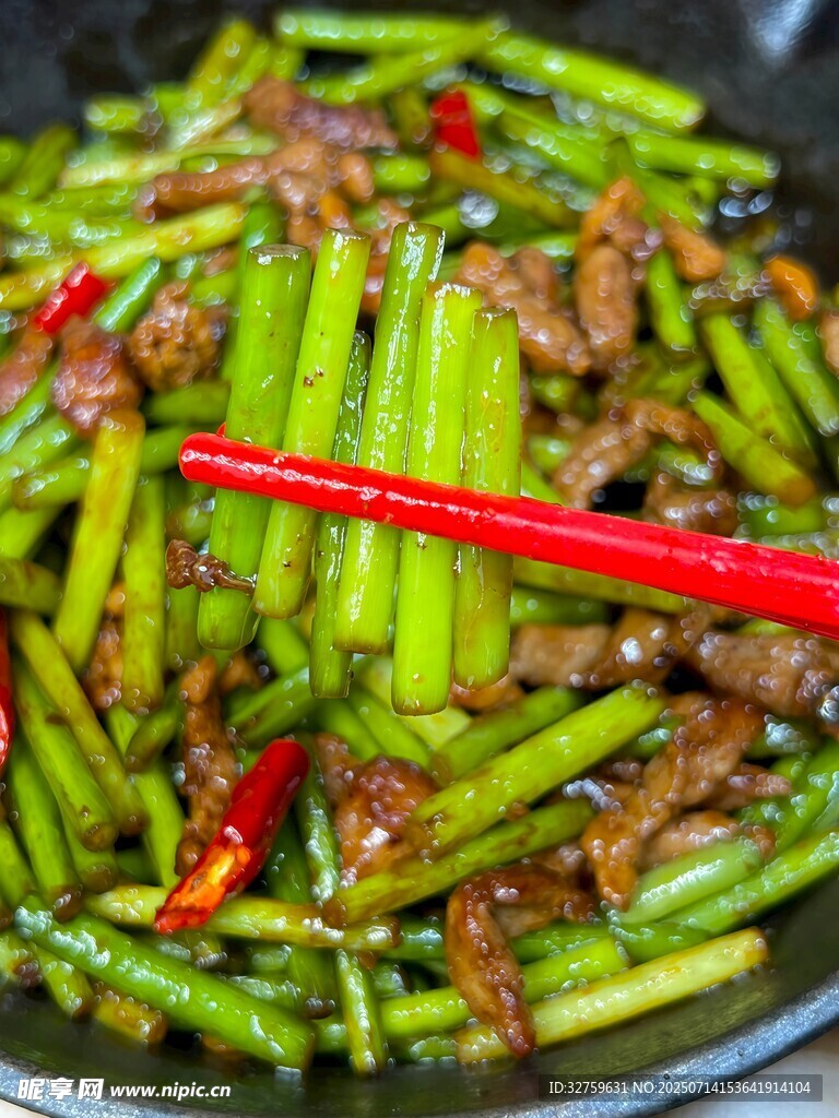 香辣芹菜炒肉丝
