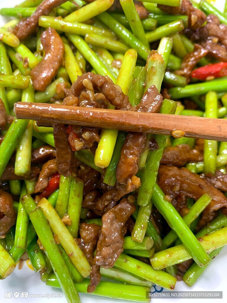 香辣蒜苔炒牛肉