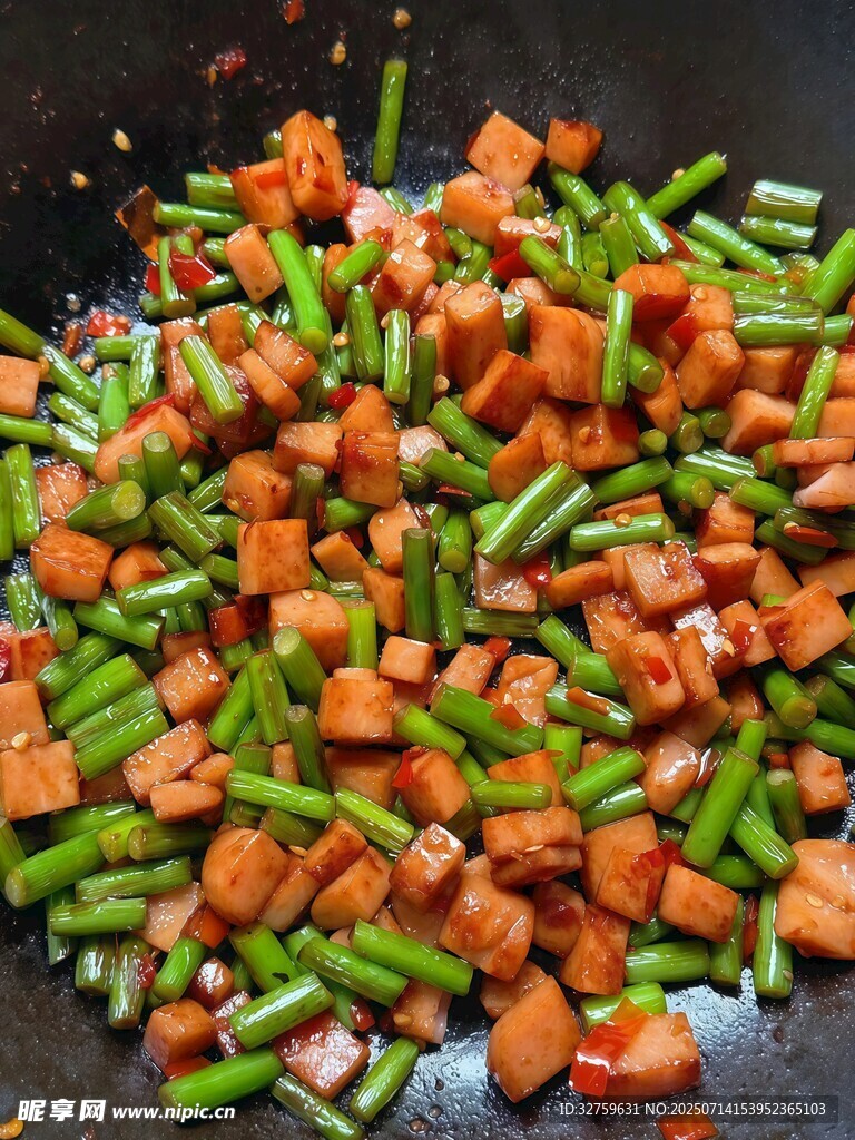 豆角炒肉块