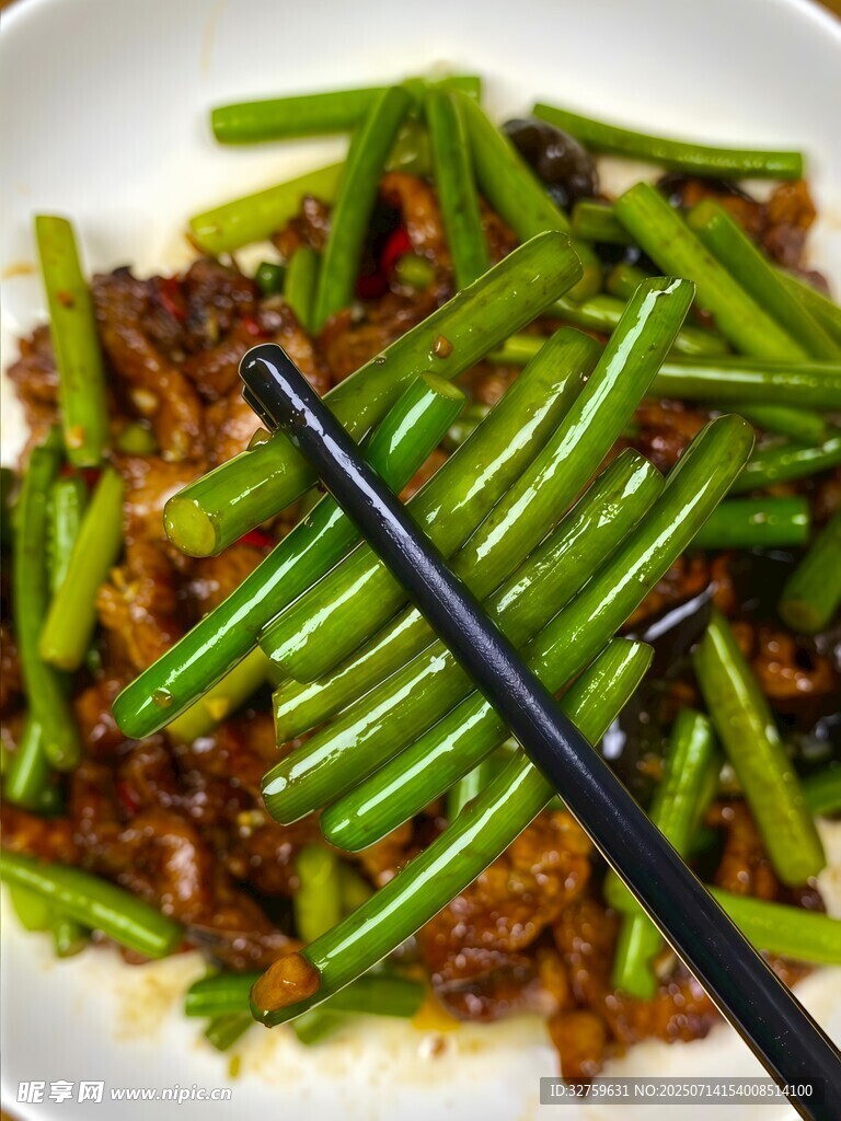 蒜苔炒肉丝