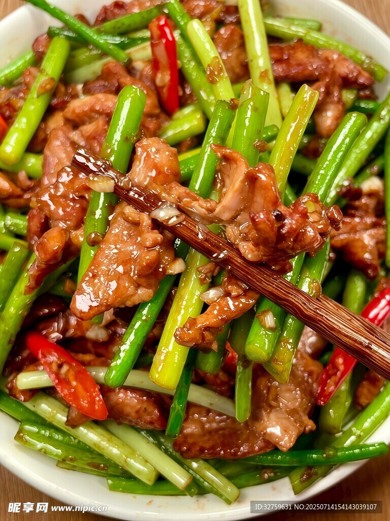 蒜苔炒牛肉