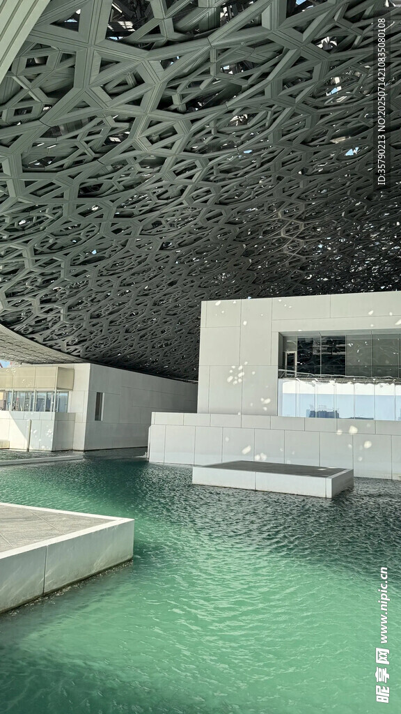 现代风格室内水景空间