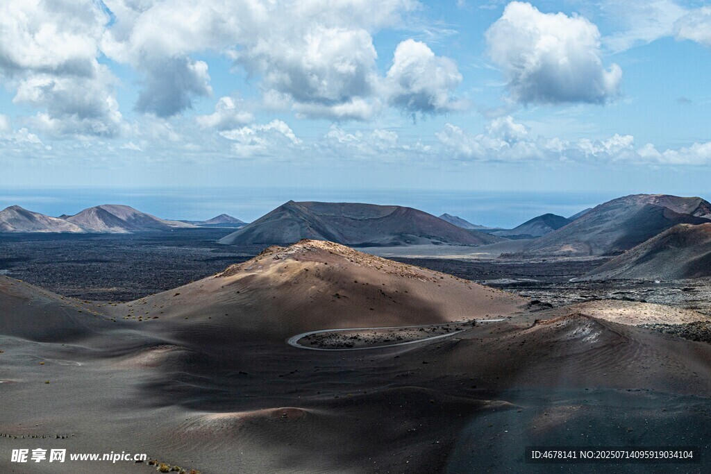 壮丽火山地貌景观