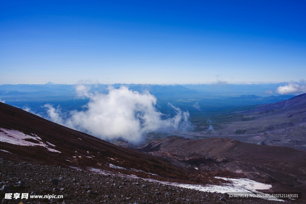 高山云海壮丽景观