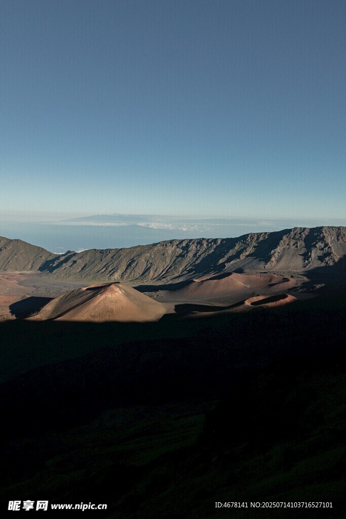 壮丽山脉景观