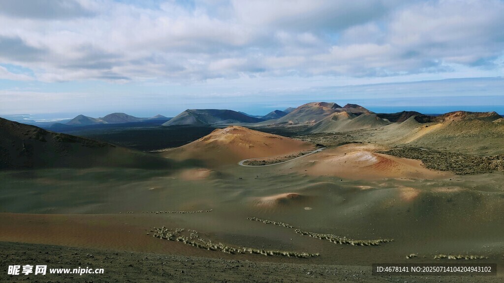 广袤山地景观