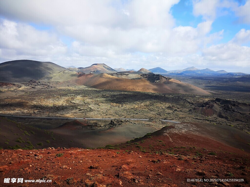 壮丽火山地貌景观
