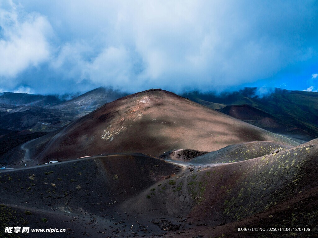 壮丽火山地貌景观