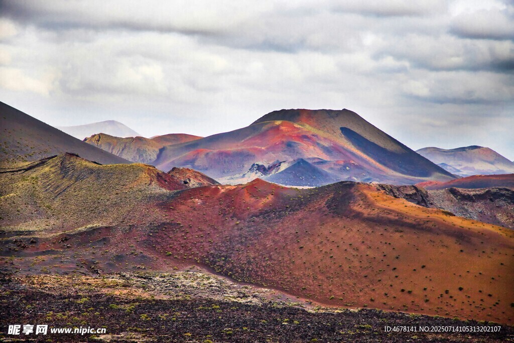 多彩壮丽的火山地貌景观