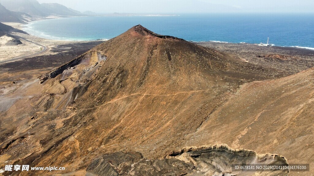 壮丽火山地貌景观