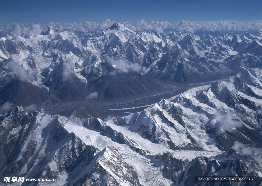 壮丽雪山全景