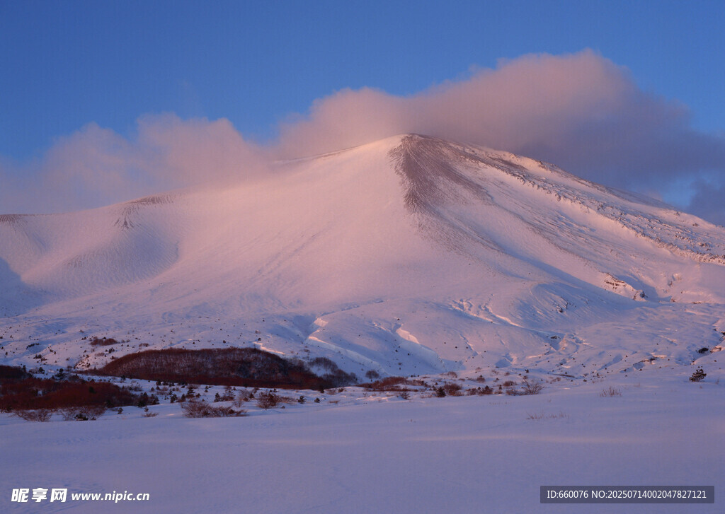雪山壮丽景观
