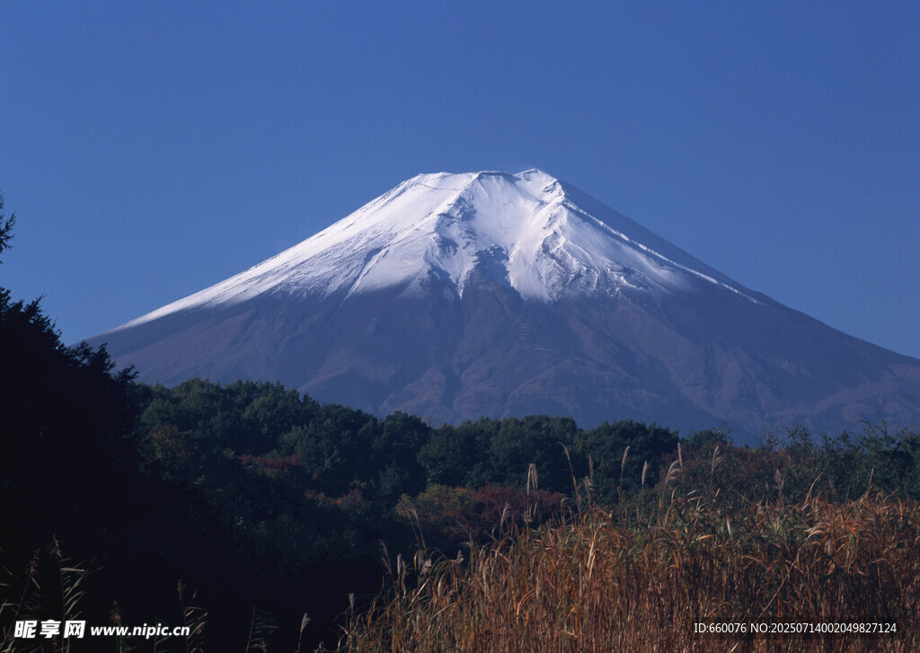 富士山壮丽雪景