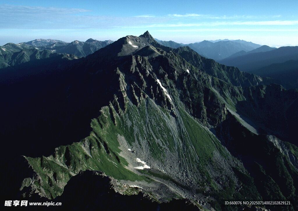 壮丽巍峨的高山景观
