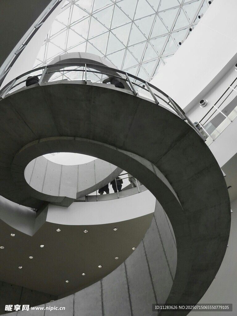 现代建筑中的螺旋楼梯