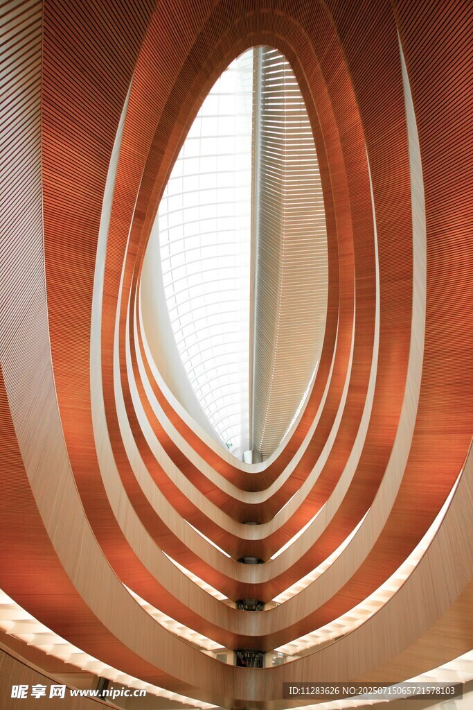 独特环形建筑内部景观
