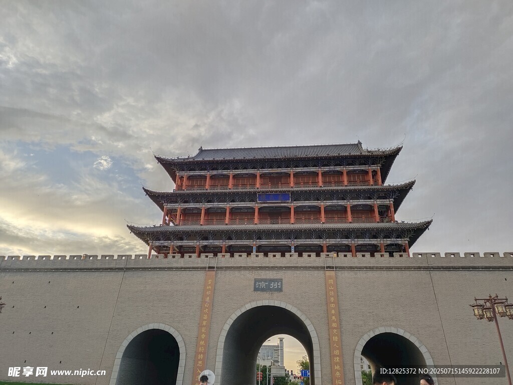 中式城楼建筑景观武威南城门楼