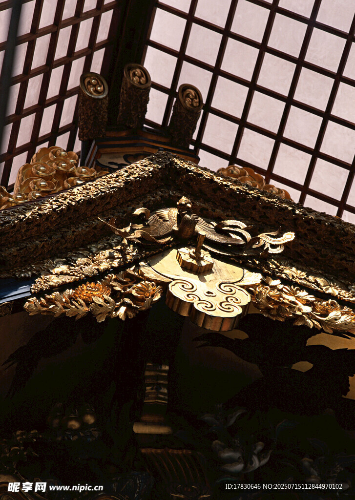 中式古建筑屋顶局部特写