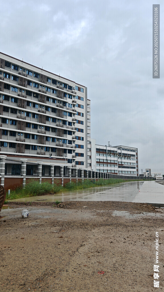 在建公路施工现场